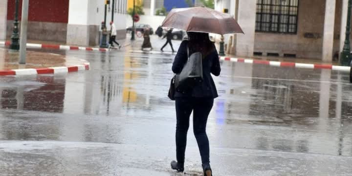 أمطار رعدية معتبرة ابتداءً من منتصف النهار في 13 ولاية