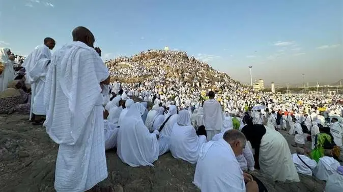 380 حاجًا يغادرون من مطار عنابة في أولى رحلات الحج نحو الأراضي المقدسة