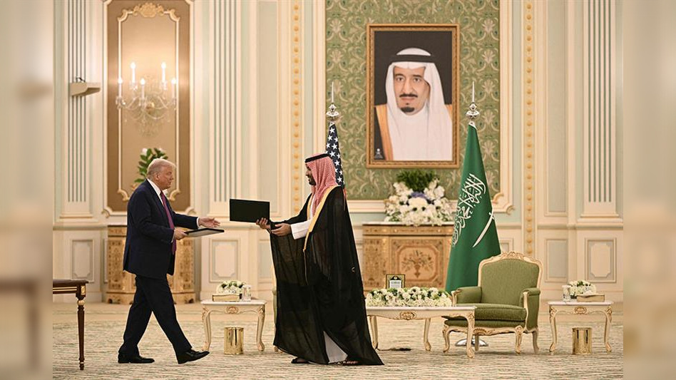 ترامب يعود إلى الخليج: شراكة اقتصادية استراتيجية وصفقات ضخمة تعزز العلاقات الأميركية-الخليجية