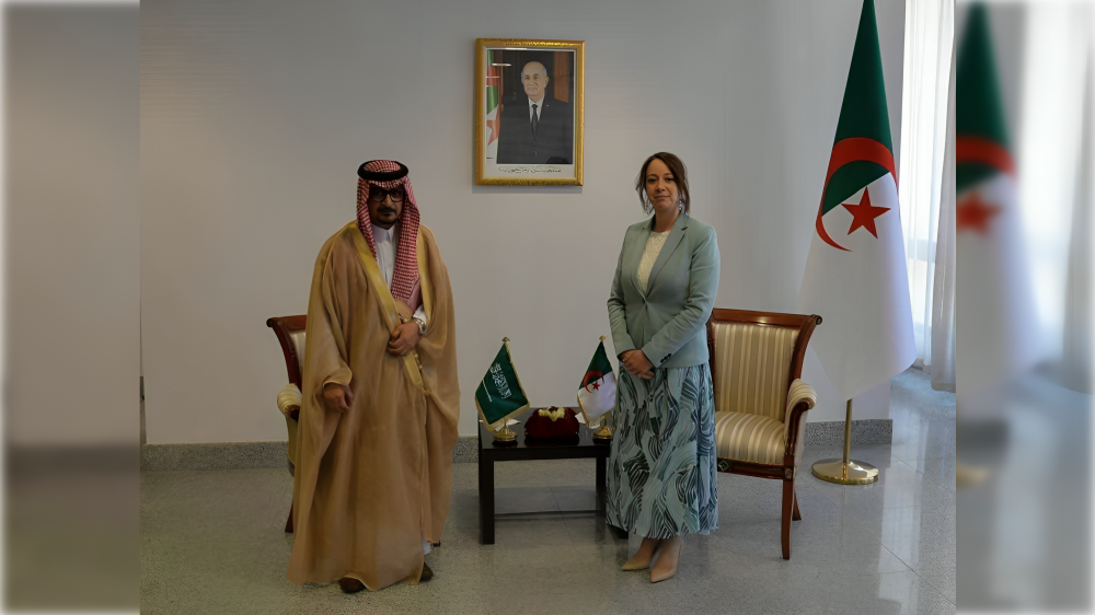 الجزائر تعزز دبلوماسيتها الإفريقية: منصوري تستقبل سفراء أنغولا والبوروندي والسعودية وأوغندا