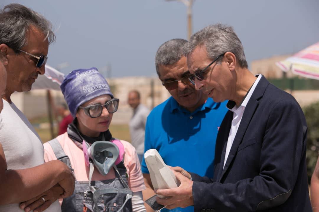 بللو يزور الفنانين النحاتين في سمبوزيوم الجزائر الدولي للنحت