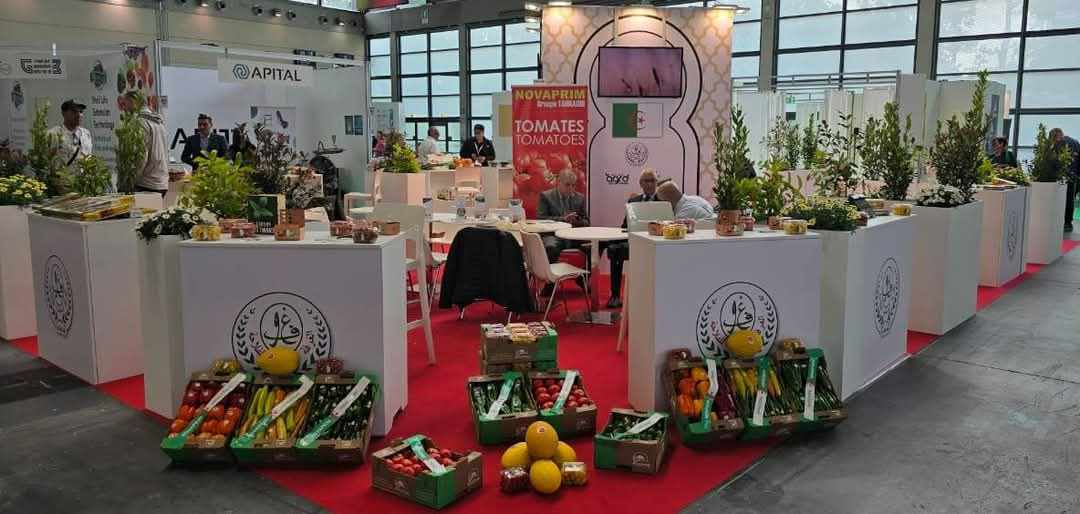 من التمور إلى الزيوت… الغرفة الوطنية للفلاحة تستعرض المنتجات الجزائرية في معرض Macfrut 2025