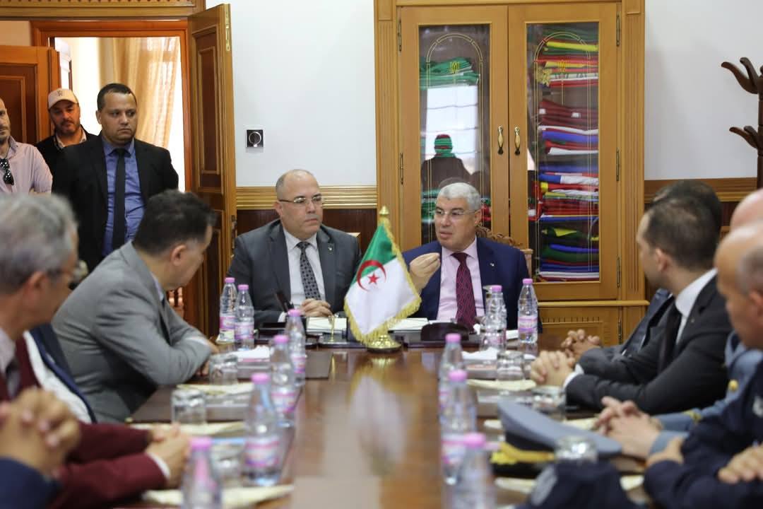 تنصيب نور الدين رويسات مديرًا عامًا لمؤسسة تسيير مصالح مطار وهران