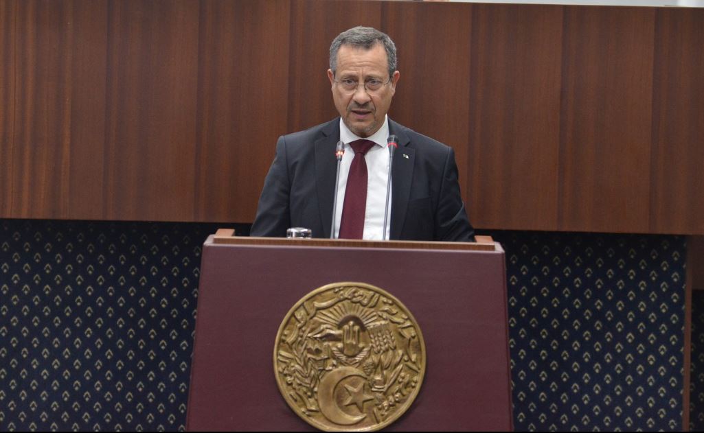وزير الأشغال العمومية يكشف تفاصيل تقدم أشغال تمديد خطوط مترو الجزائر
