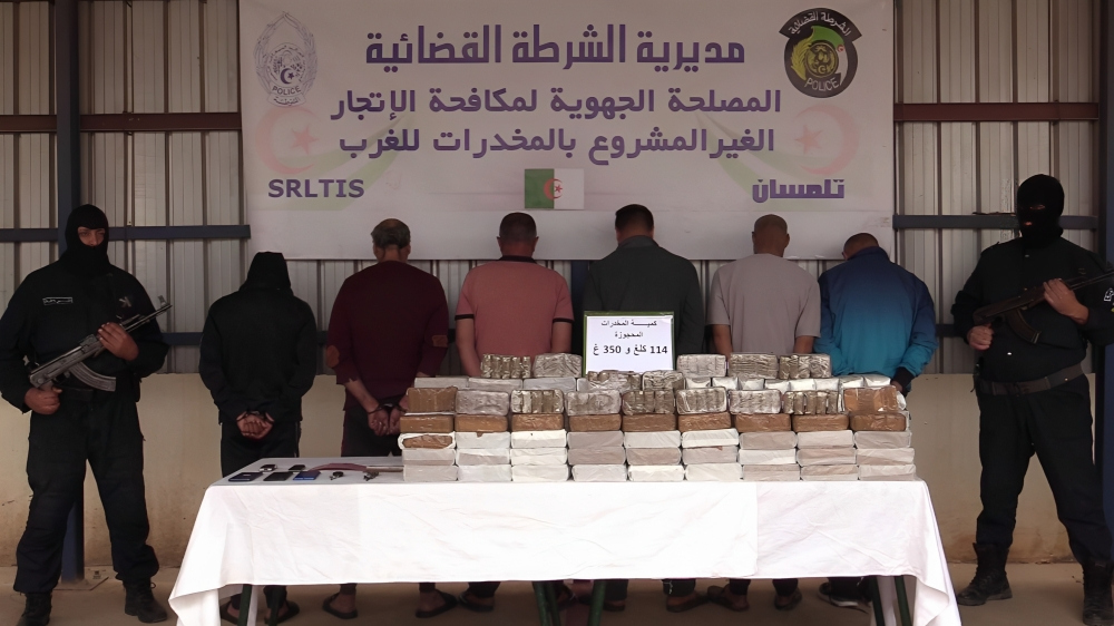 الأمن الوطني يفكك شبكتين لتهريب المخدرات ويضبط 280 كيلوغرامًا من الكيف المعالج قادمة من المغرب