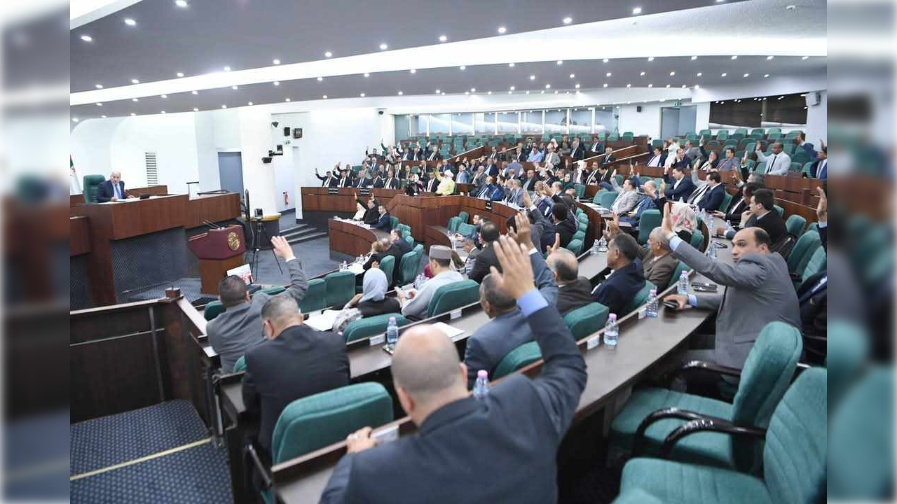 نواب المجلس الشعبي الوطني يصادقون على مشروع قانون يمدد عطلة الأمومة إلى خمسة أشهر