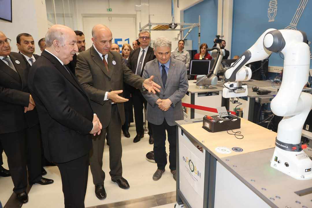 الرئيس تبون يزور مركزًا للاختراعات والذكاء الاصطناعي في ليوبليانا
