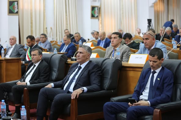 خنشلة: وزير السكن يستعرض تفاصيل البرنامج السكني في الولاية خلال زيارة عمل