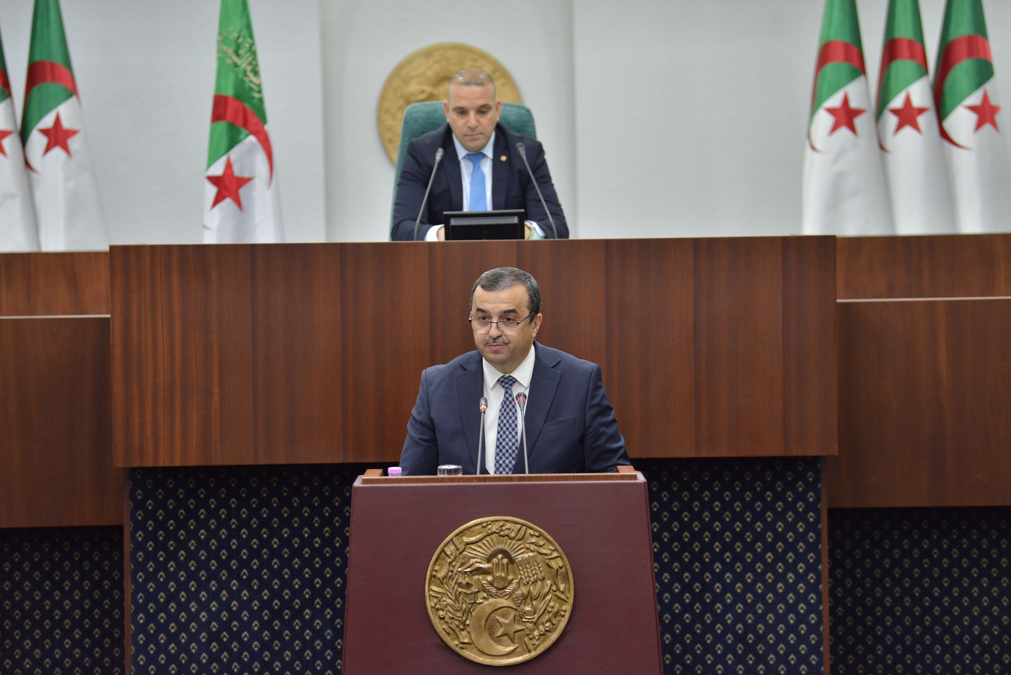 عرقاب يعلن إجراءات جديدة لدعم الاستثمار الفلاحي وتحسين الخدمات الطاقوية في الجزائر