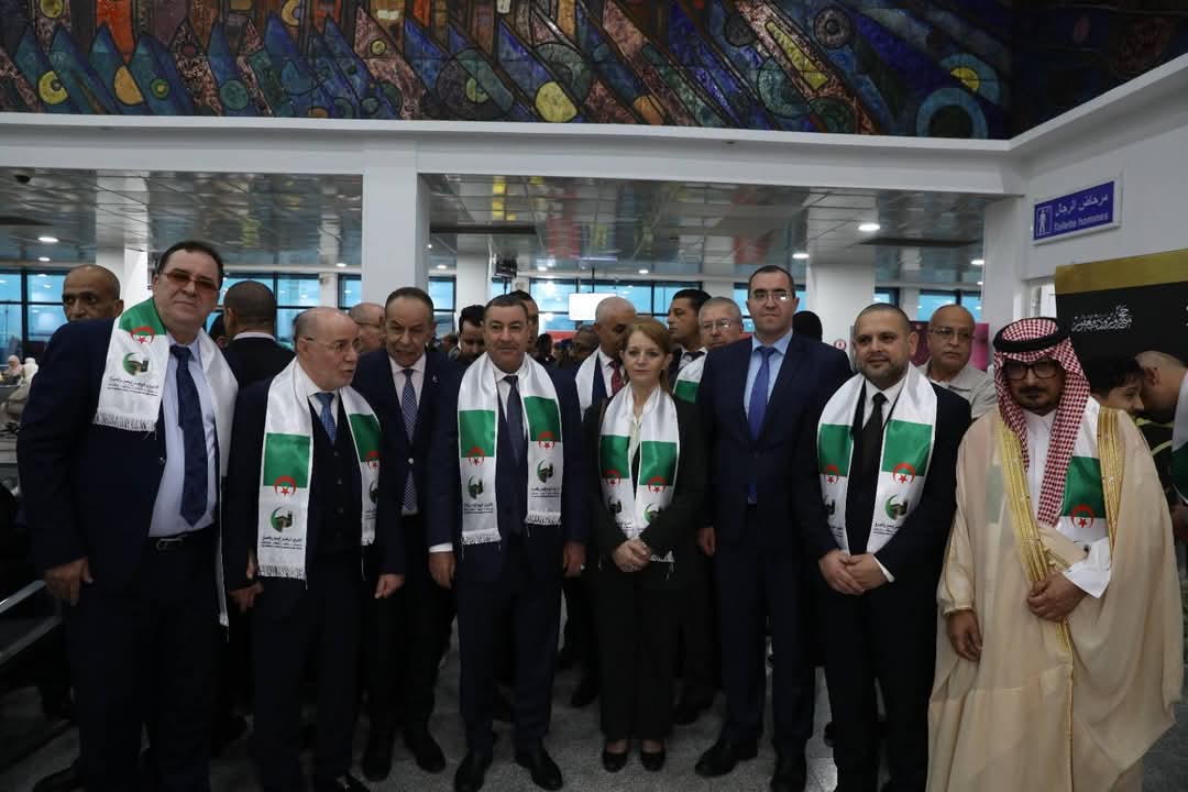 وزير النقل يشرف على انطلاق أولى رحلات الحج من مطار هواري بومدين
