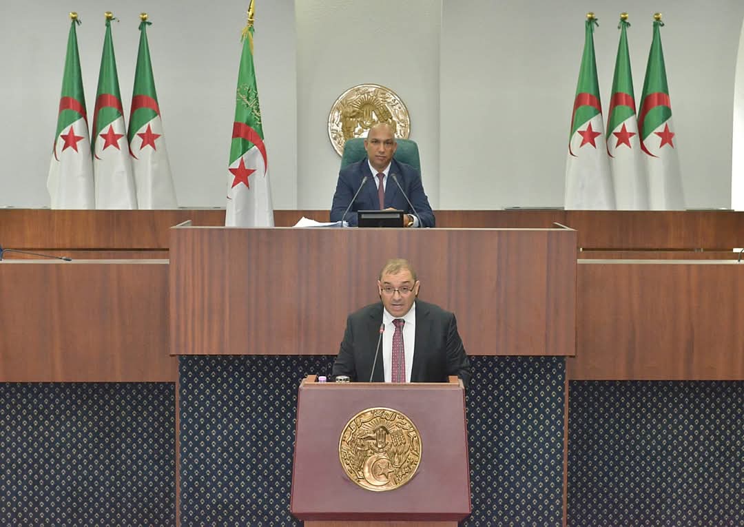 وزير العدل: مشروع قانون المخدرات يوازن بين الوقاية والعلاج والردع