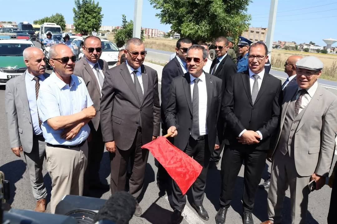 رخروخ يشرف على تشغيل ازدواجية الطريق الوطني رقم 21 بين عنابة والطريق السيار