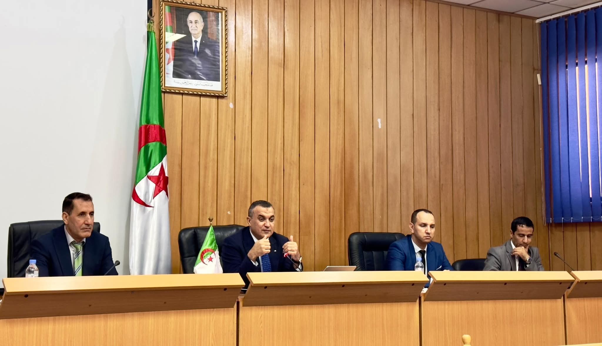 زروقي يوجه تعليمات صارمة لتحسين خدمات البريد والاتصالات عبر الوطن