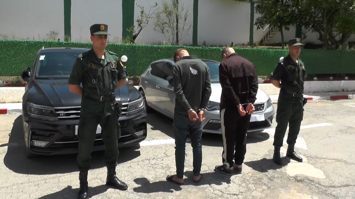 البويرة: توقيف شخصين قاما بمناورات خطيرة على الطريق