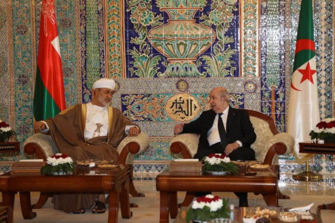 الرئيس تبون يترأس رفقة سلطان عمان مراسم توقيع مذكرات تعاون بين البلدين