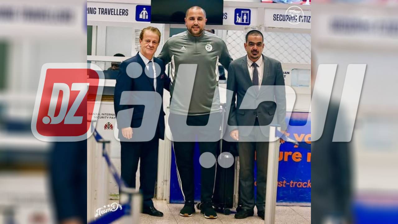 بعثة المنتخب الجزائري للمحليين تصل إلى غامبيا