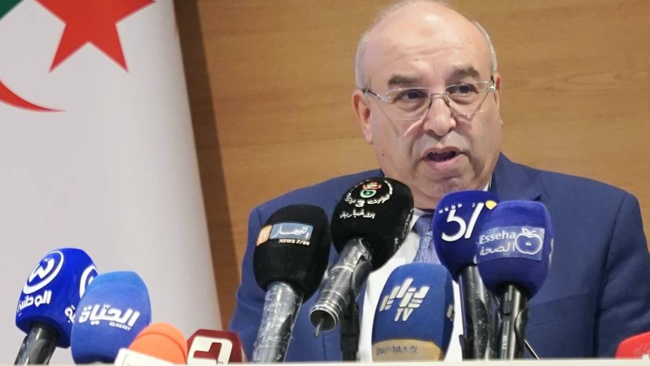 قويدري : استحداث قطاع وزاري خاص بالصناعة الصيدلانية بمبادرة من رئيس الجمهورية