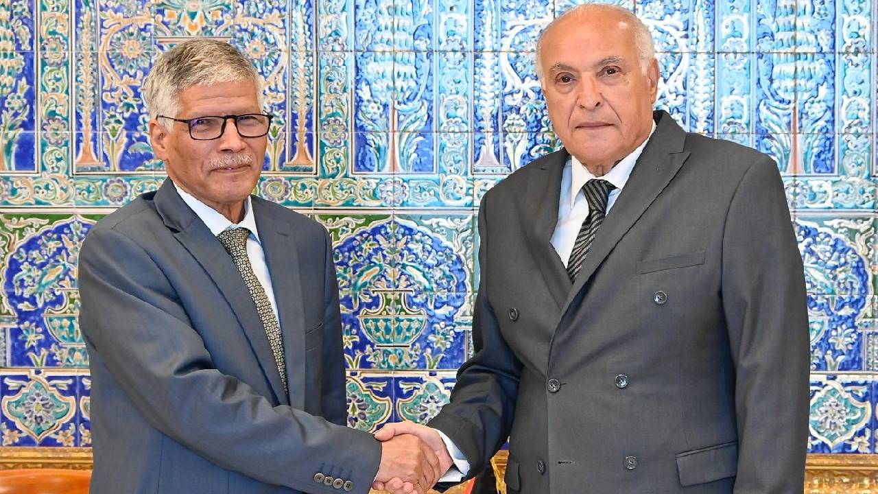 عطاف يستقبل السفير الصحراوي الذي أدى له زيارة وداع