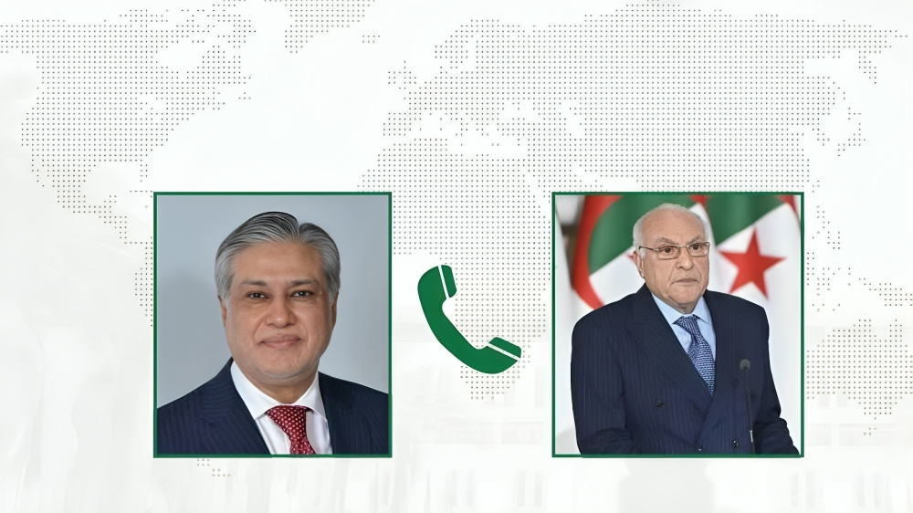 عطاف يتلقى إتصالا هاتفيا من نظيره الباكستاني