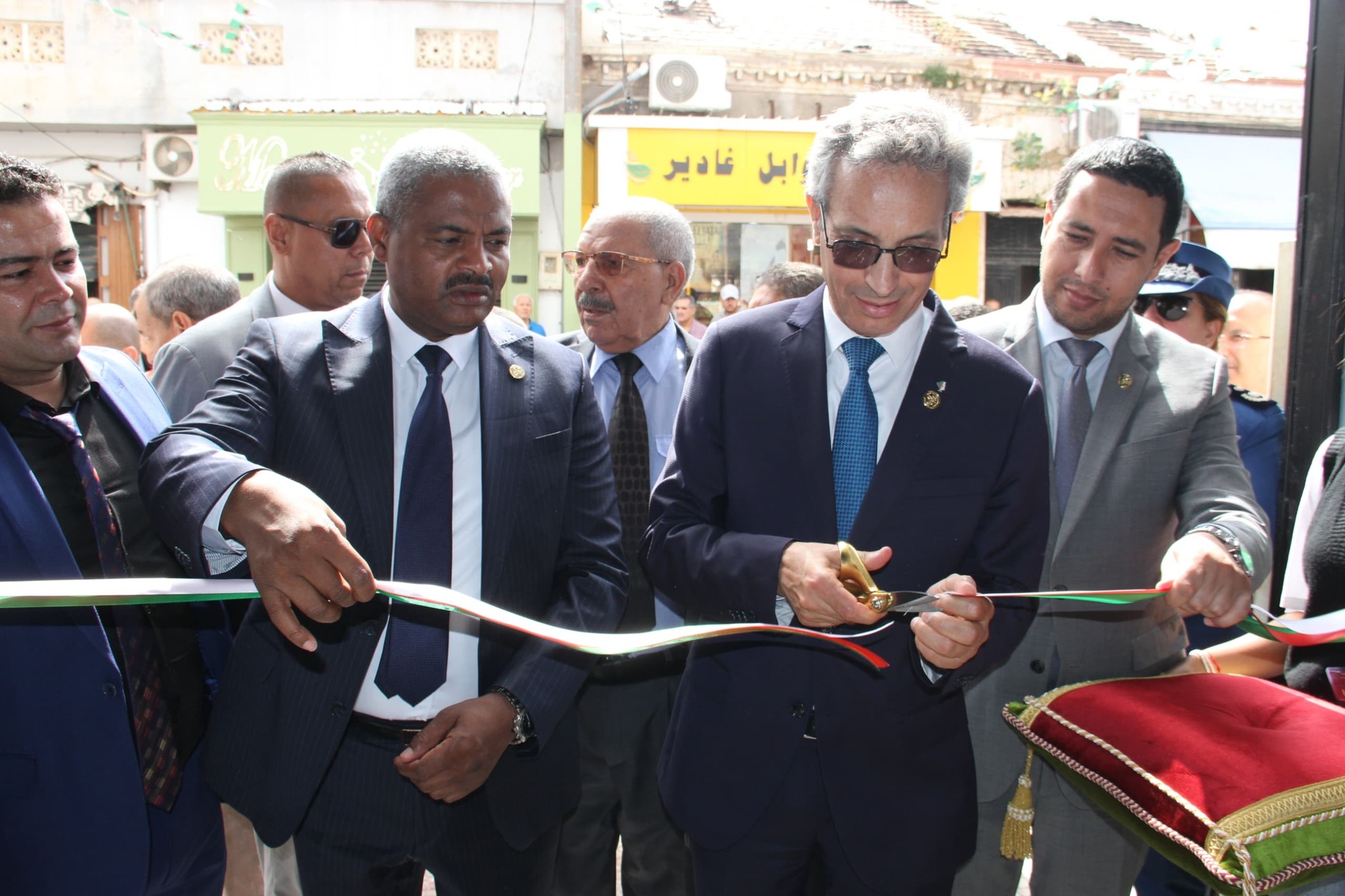 وزير الثقافة يدشّن قاعة “فلوسن” في عين تموشنت