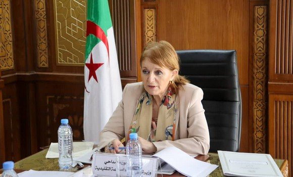 وزيرة السياحة تقيّم ملف تطهير العقار السياحي