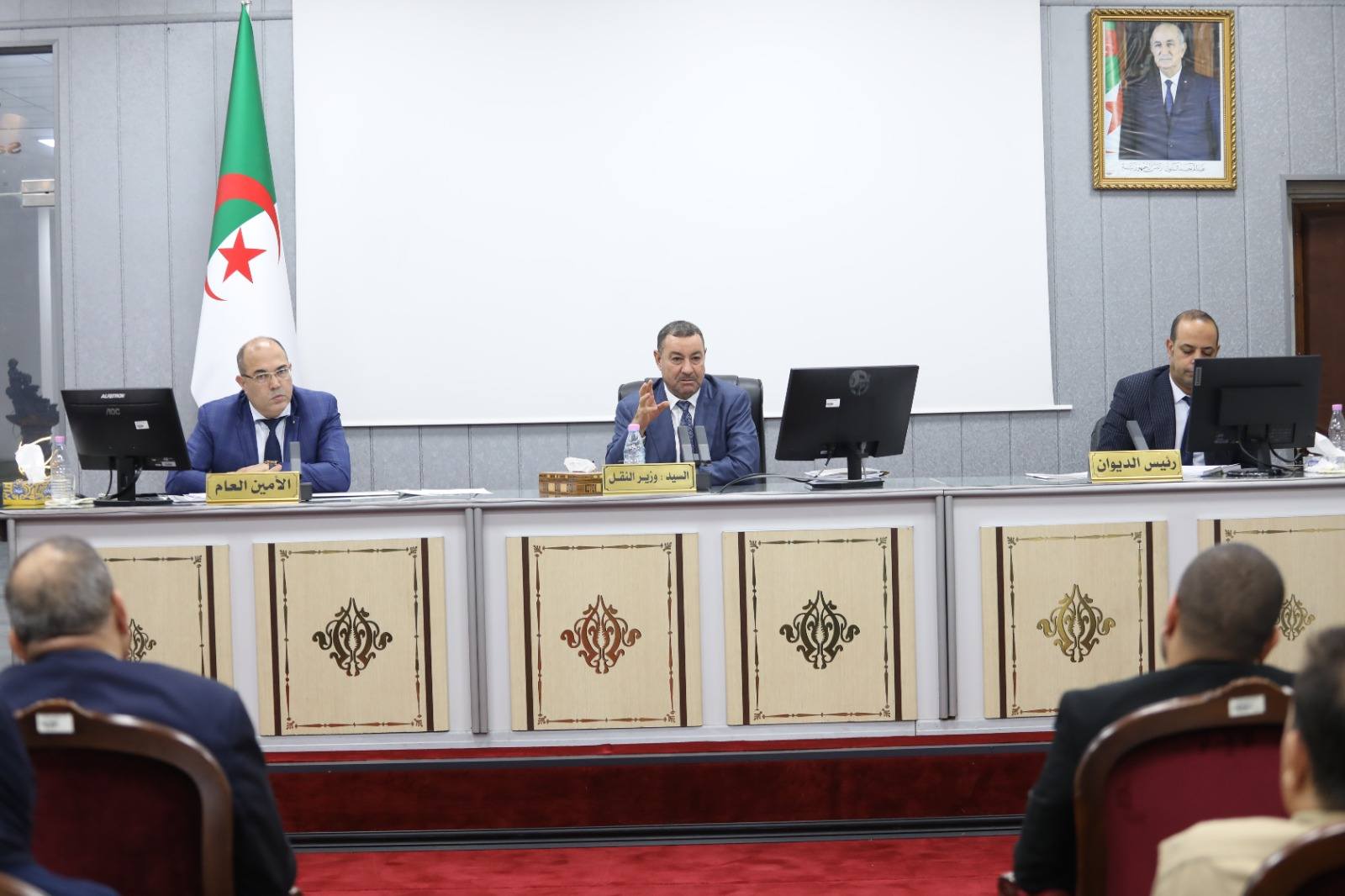 إجراءات هامة لتحسين خدمات النقل وتحديث الحظيرة