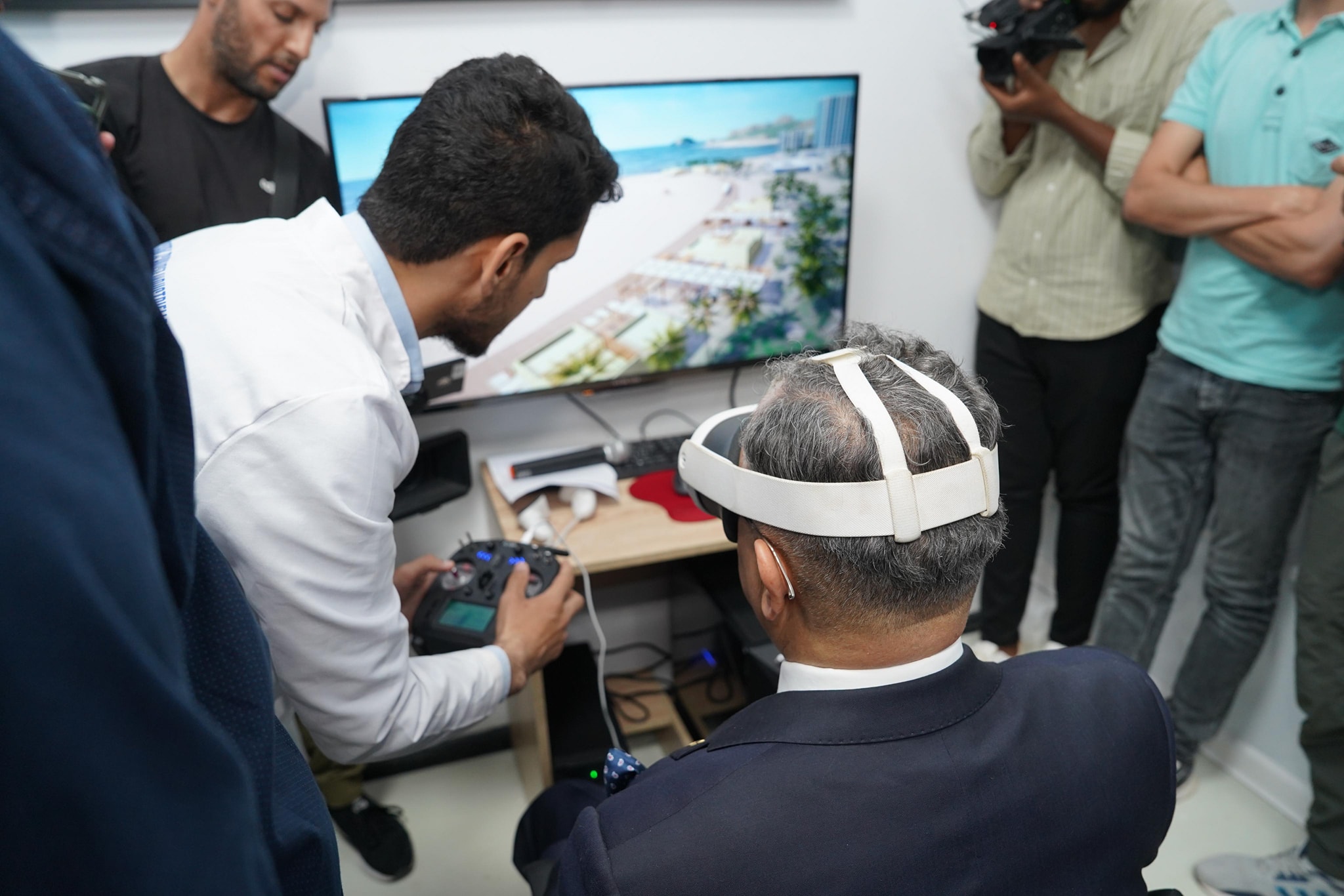 بداري يدشّن ثلاثة مشاريع استراتيجية