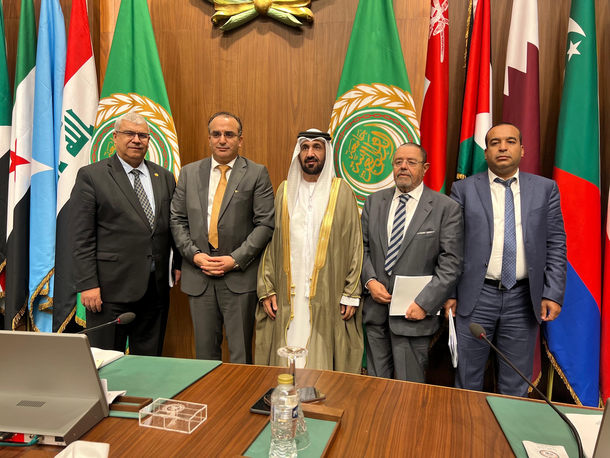 جزائريان يؤديان اليمين الدستورية في البرلمان العربي