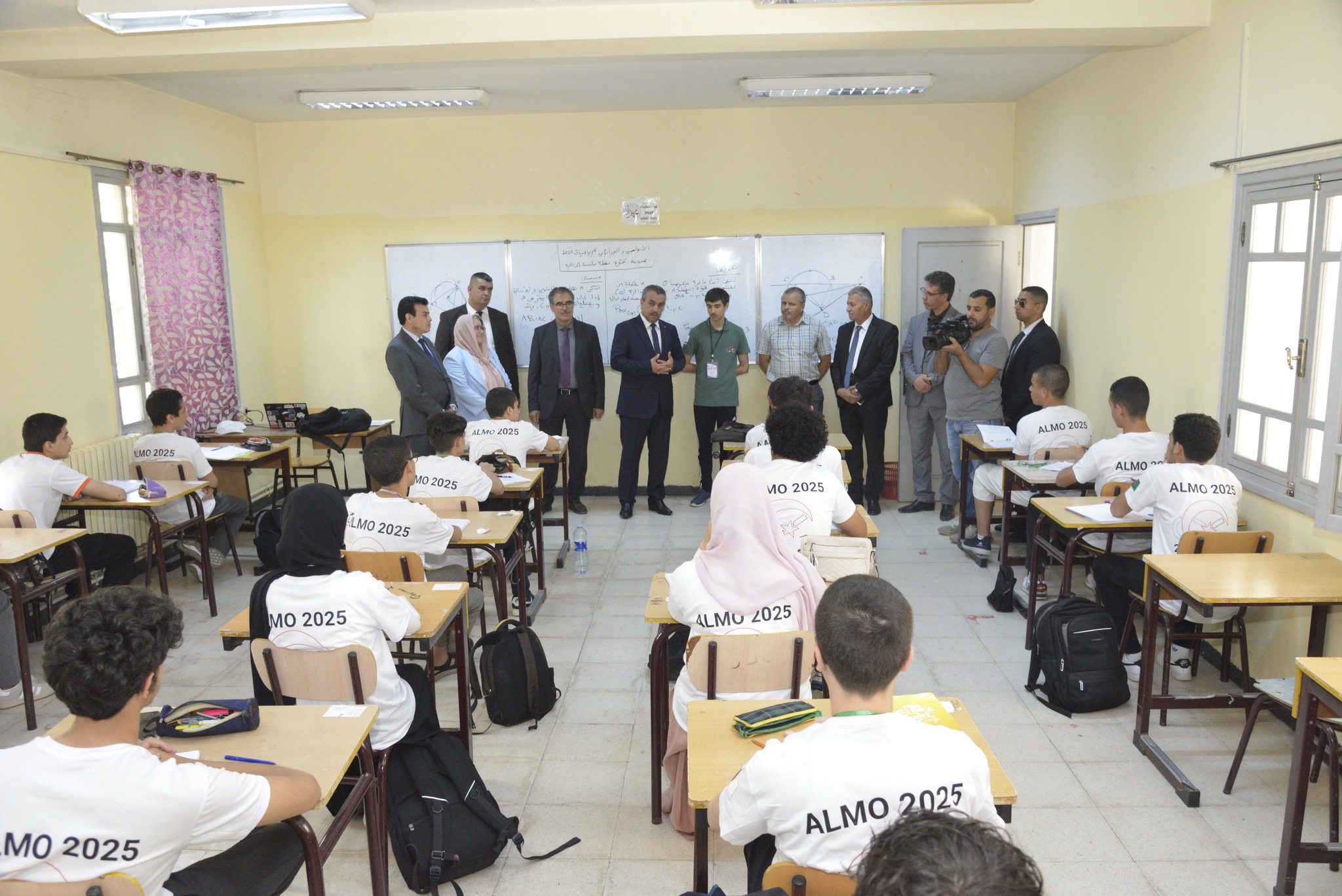 وزير التربية يزور المشاركين في الدور التصفوي الأخير للأولمبياد