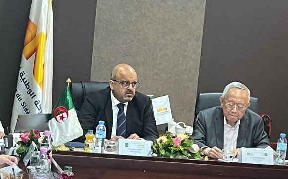بحث فرص شراكة صناعية بين الشركة الوطنية لصناعة الحديد ومجمع ليون الماليزي