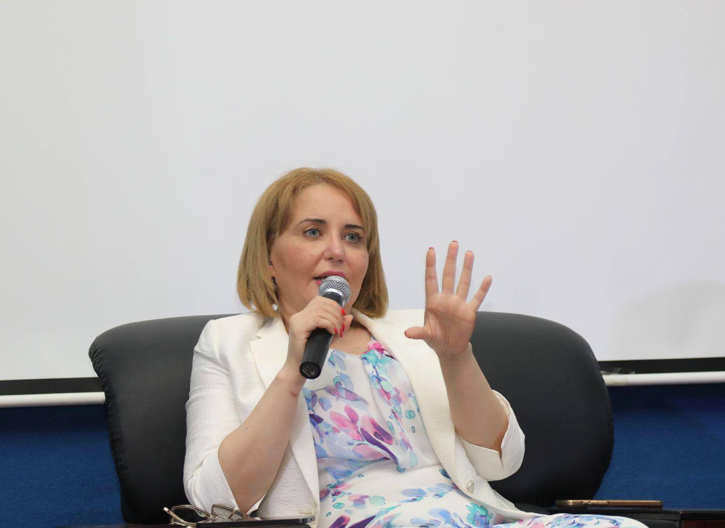 حملاوي تدعو إلى تمتين الجبهة الداخلية