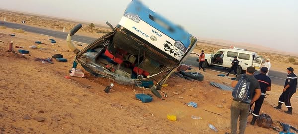 بني عباس: 18 جريحًا في انقلاب حافلة