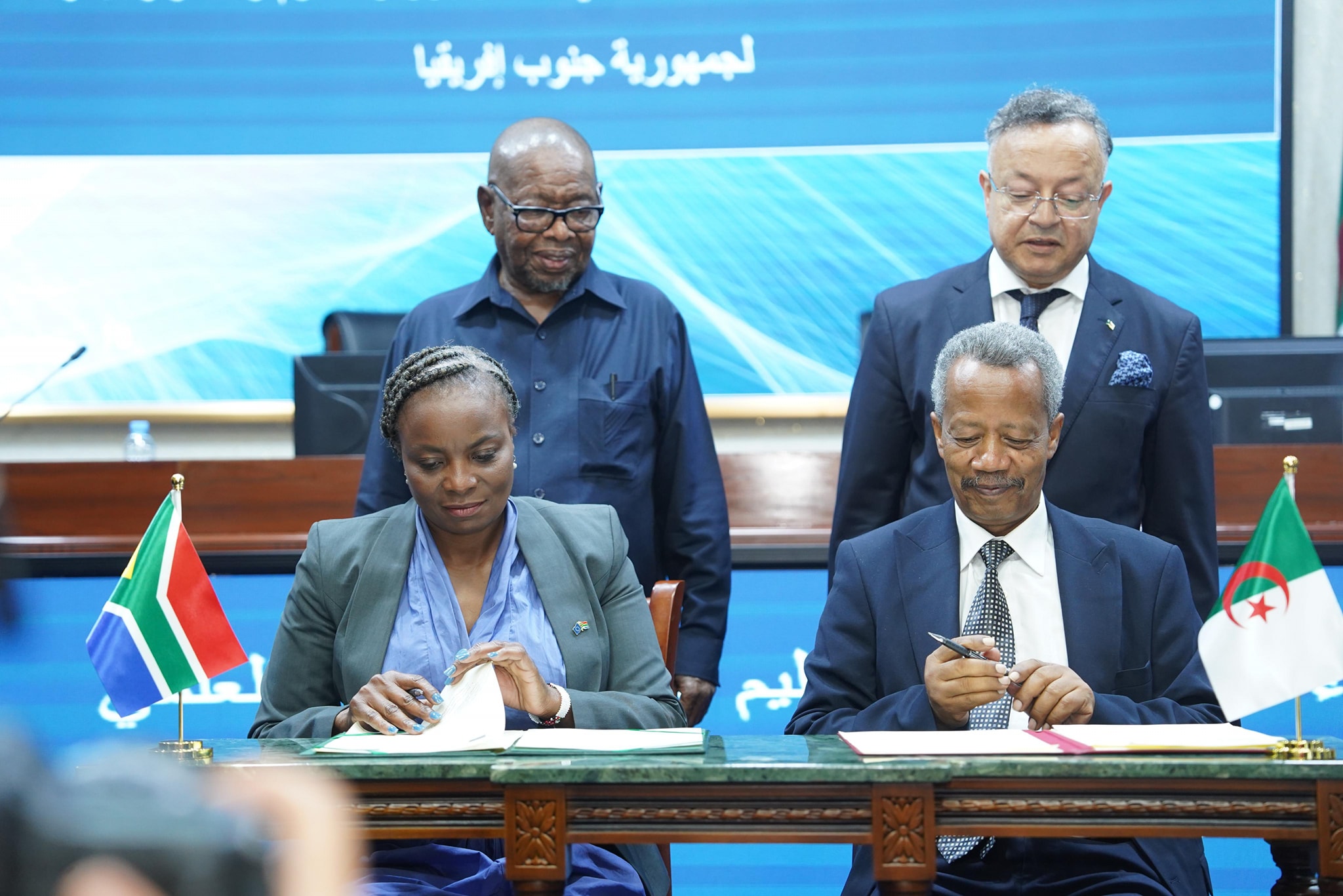 الجزائر- جنوب إفريقيا: خطة عمل لإطلاق مشاريع بحثية