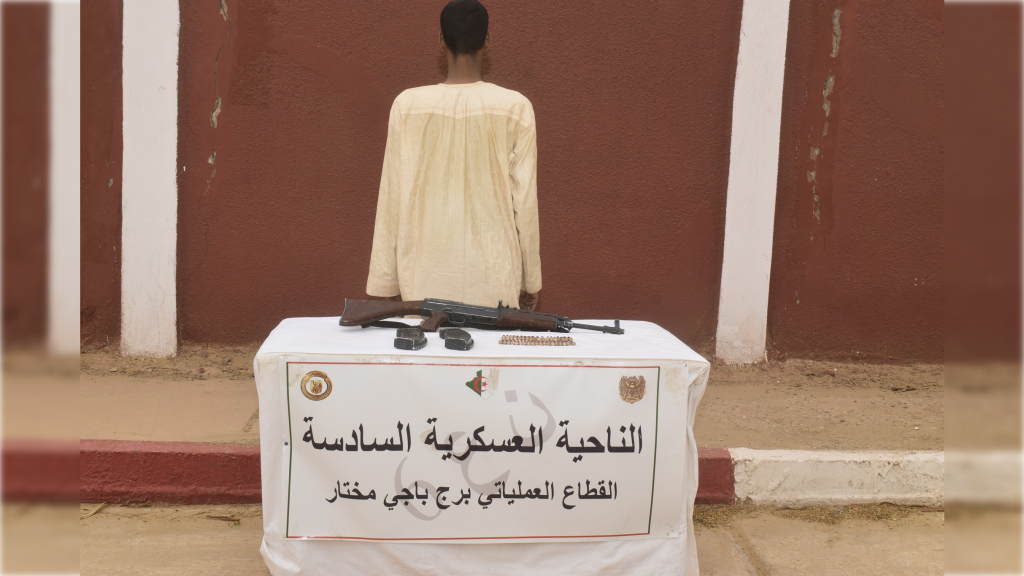 دفاع: إرهابيان يسلّمان نفسيهما وتوقيف 3 عناصر دعم