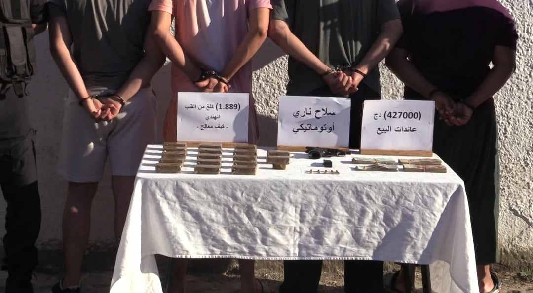 حجز سلاح ناري بحوزة عناصر  شبكة تروج المخدرات بالعاصمة