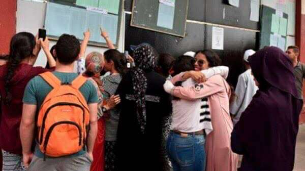 ما بين زغرودة ودمعة… البكالوريا تصنع مشاهد لا تُنسى!