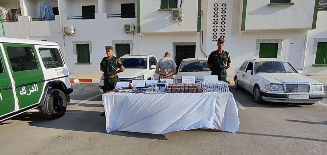 تبسة: الدرك يحجز أزيد من 65 ألف كبسولة مهلوسات وبندقية صيد