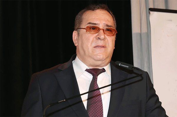 وزير الاتصال يوقع على سجل تعازي بسفارة جمهورية غانا