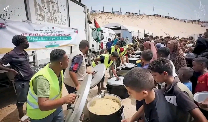 الدفعة الأولى من مساعدات أنصار مولودية الجزائر تصل إلى غزة