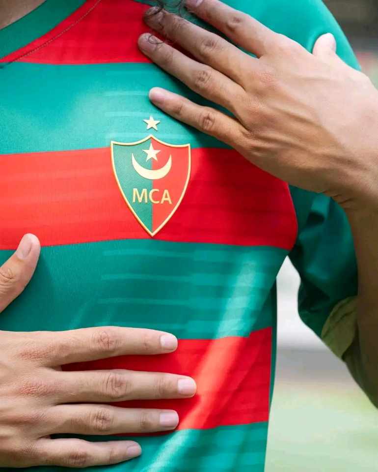 مولودية الجزائر تكشف عن قميصها الجديد بأسلوب مبتكر يلامس هوية الأنصار