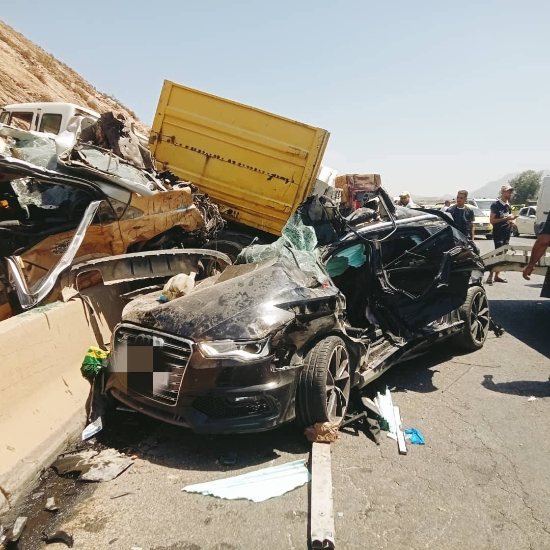 اصطدام شاحنتين و4 سيارات يخلف عدة ضحايا ببومرداس