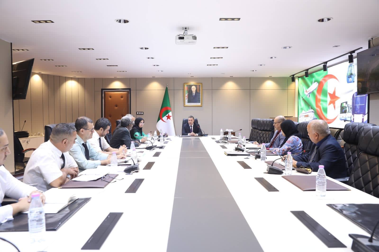 لضمان تموين الجنوب بالوقود.. سعيود يُشدد على تعزيز أسطول “لوجيترانس”