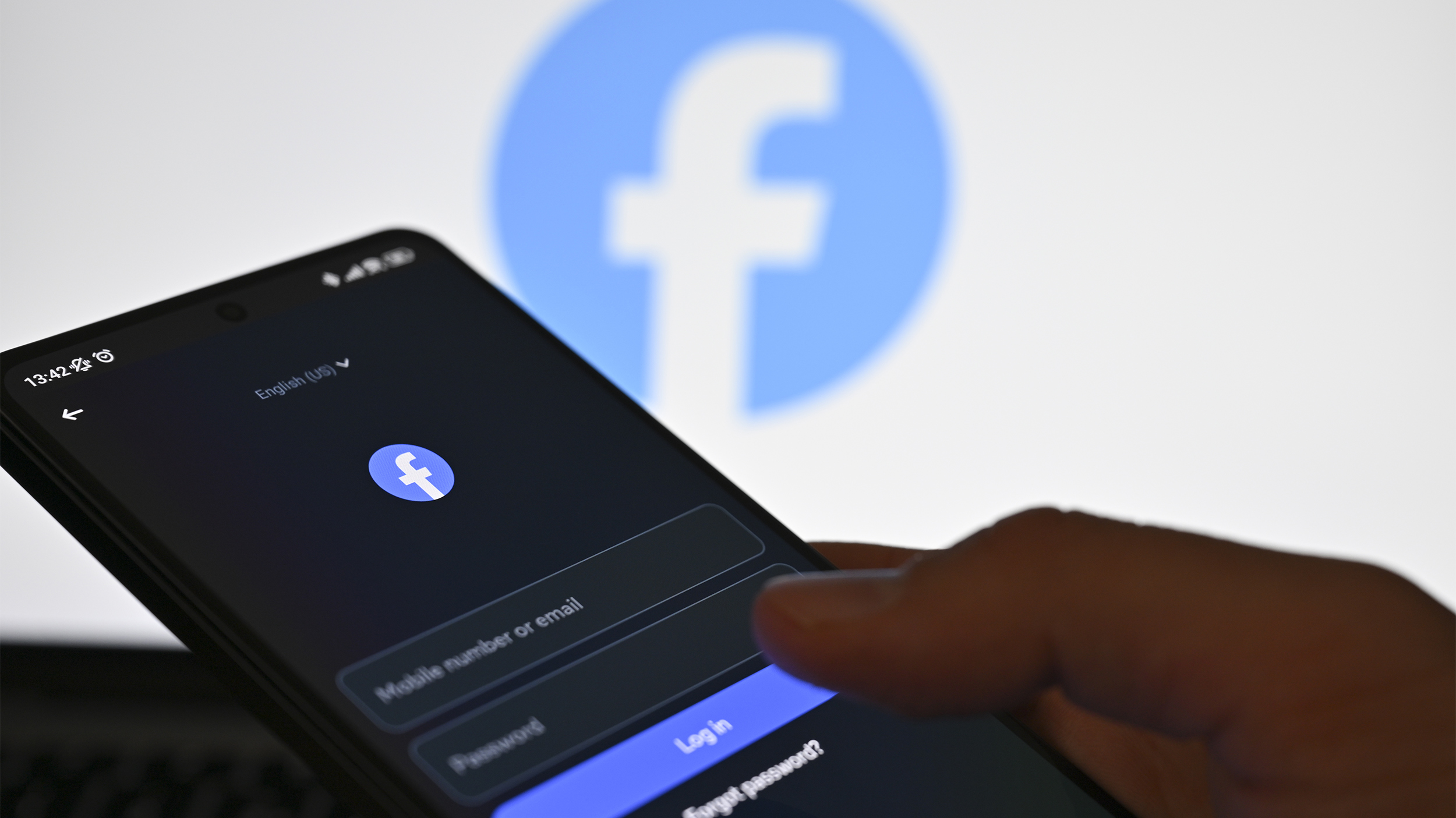 لم يكمل دراسته.. لكنه تلقى عرضًا بـ250 مليون دولار من ميتا!