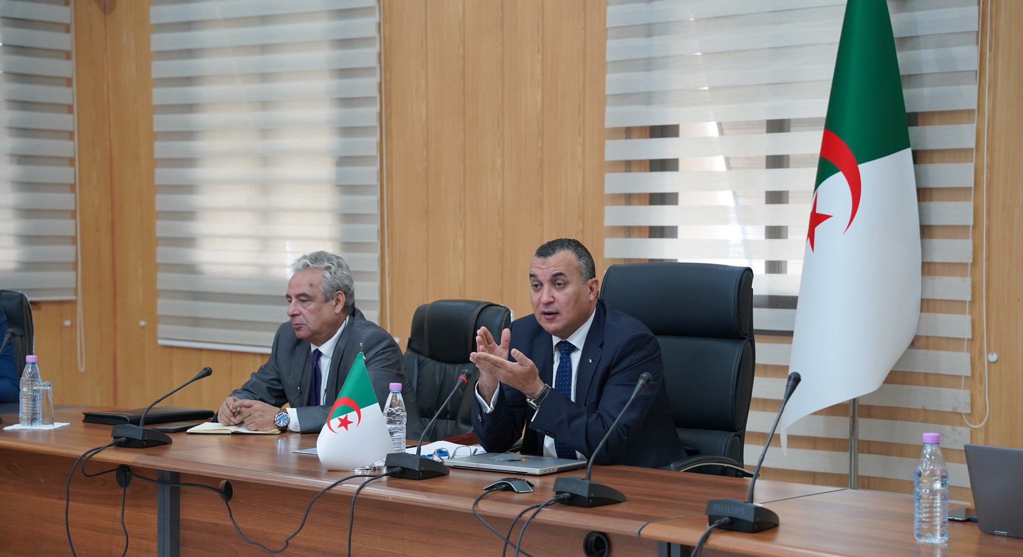 زروقي: البريد السريع ركيزة لتطوير التجارة الإلكترونية والتحول الاقتصادي