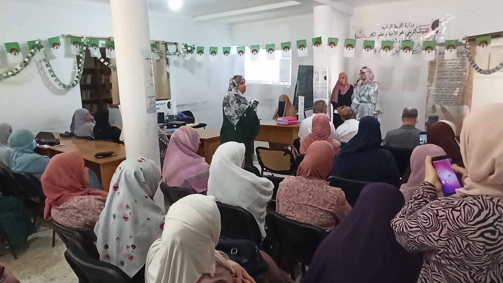 ديوان محو الأمية يطلق كبسولات رقمية للتعليم عن بعد