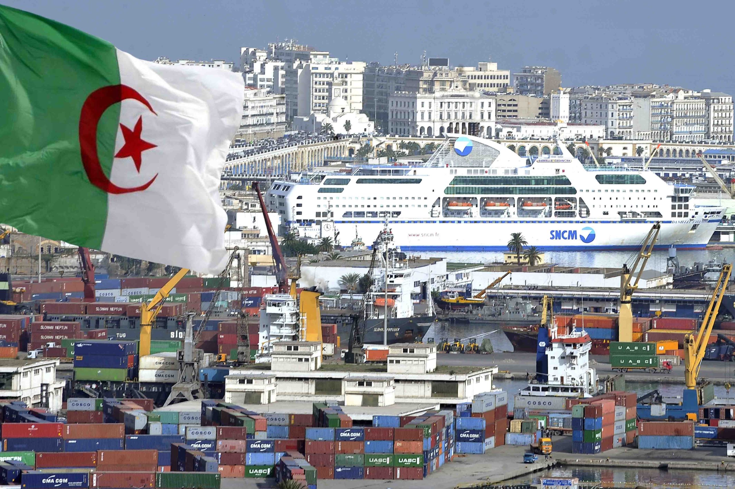 ميناء الجزائر: قفزة بـ42% في الصادرات وخفض مدة رسو السفن