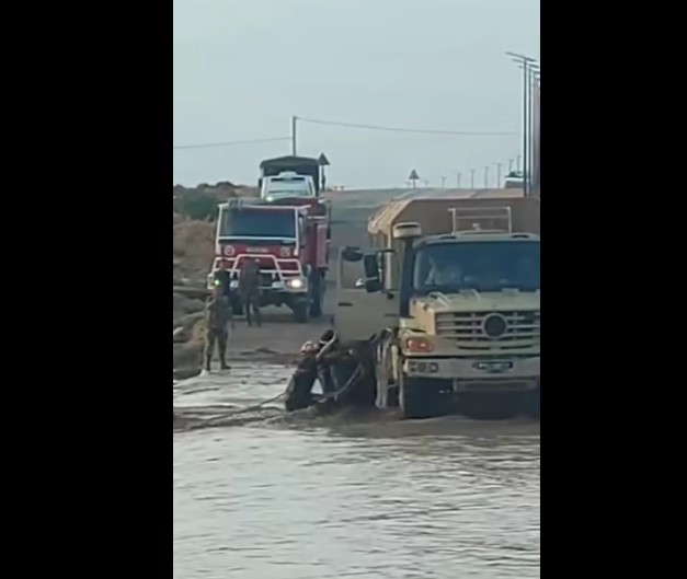 بالفيديو …إنقاذ 4 أشخاص جرفتهم سيول واد دلدول بالجلفة