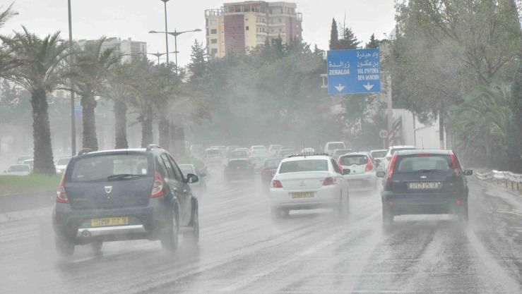 تساقط أمطار رعدية عبر 20 ولاية