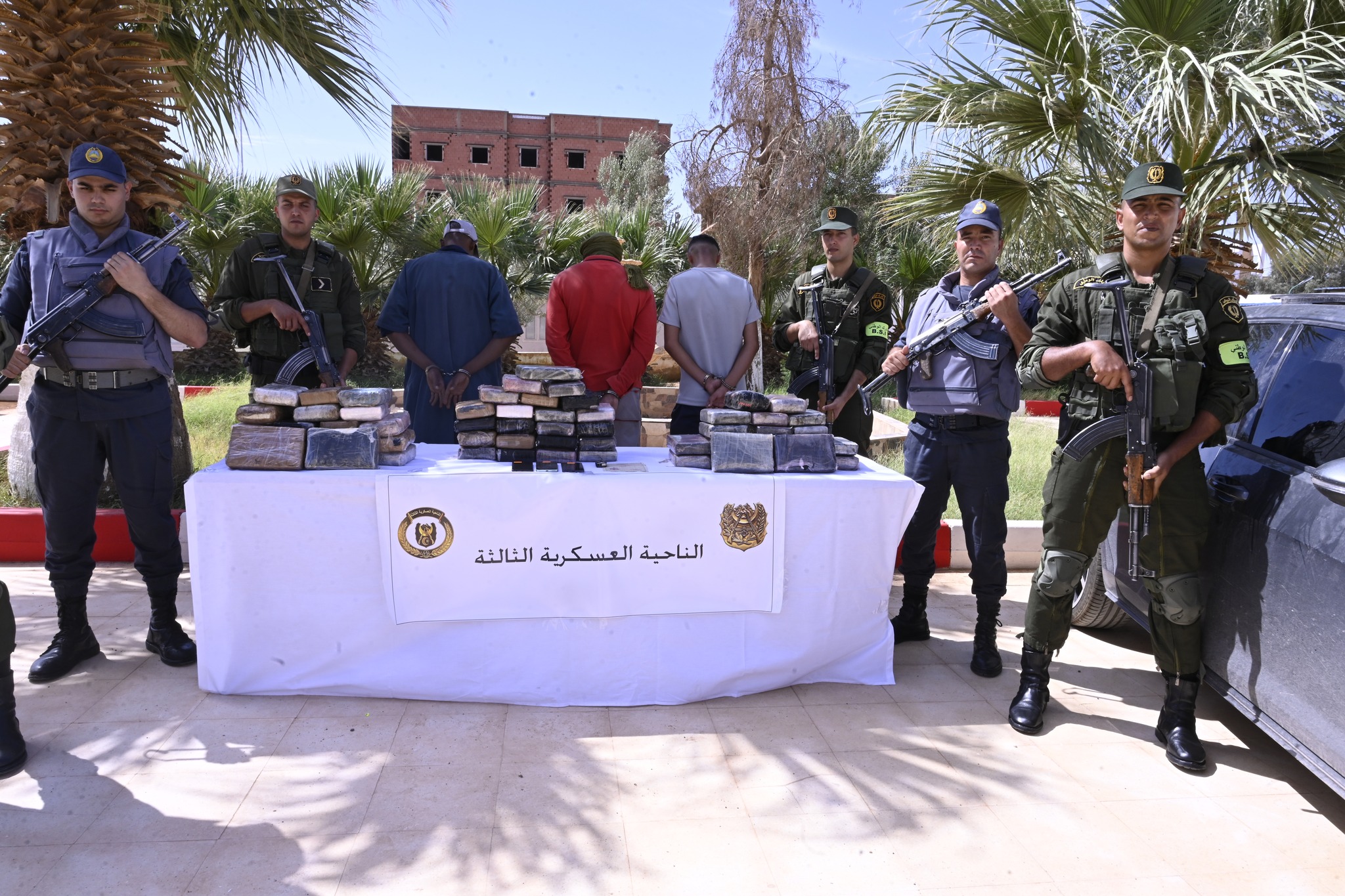 دفاع: إحباط إدخال أزيد من 5 قناطير من الكيف عبر الحدود مع المغرب