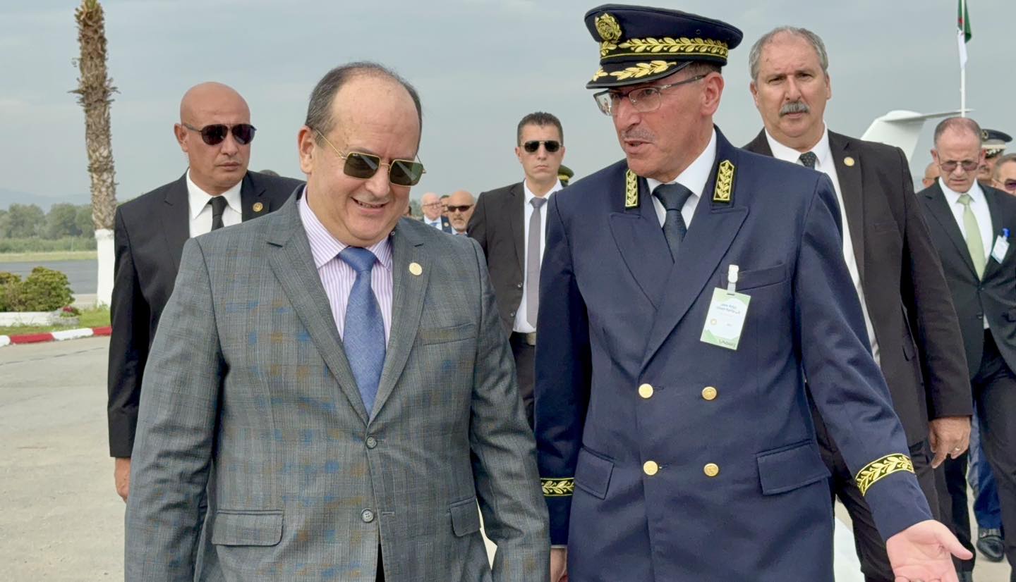 الوزير الأول يطّلع على مشروع مجمع مدار القابضة بجيجل